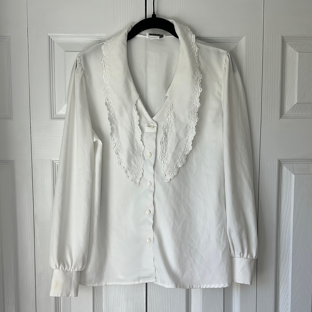 Elegant White Lace Collar Women's Top